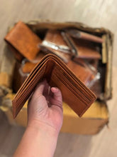 Load image into Gallery viewer, Men&#39;s Leather Wallest